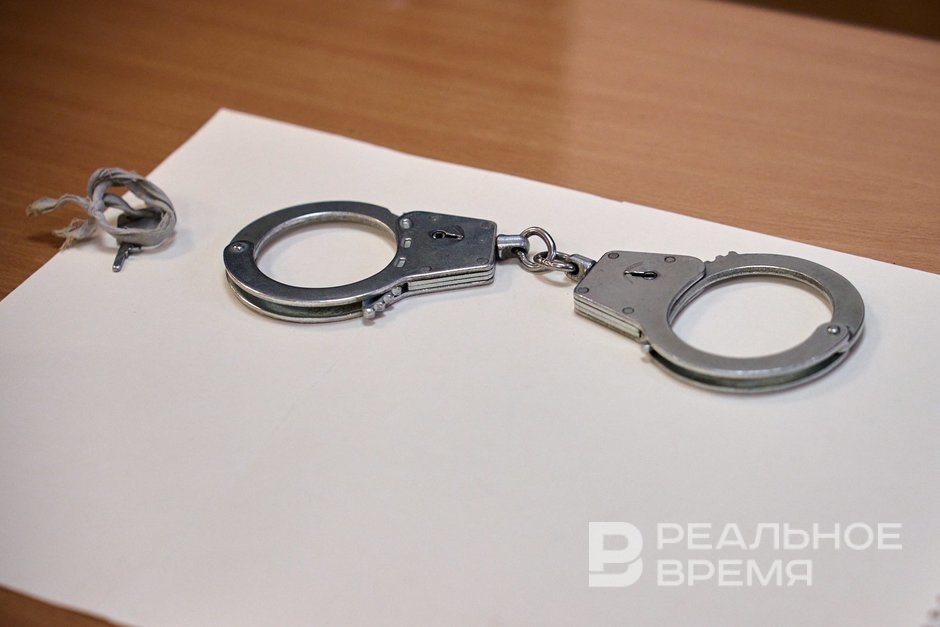 ФСБ: на взятке 700 тысяч рублей поймали военкома Альметьевска