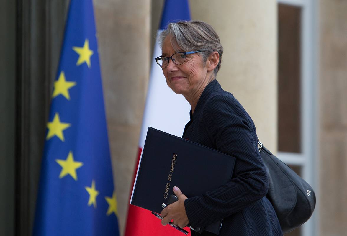 Премьер Франции потребовала оставить ее сексуальную ориентацию в тайне