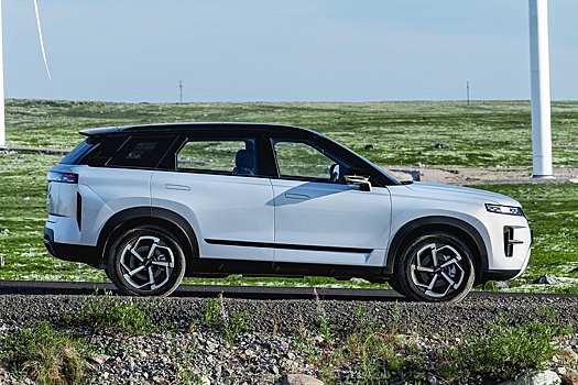 Jaecoo J7 в стиле Range Rover привезут в РФ в сентябре: новинку сняли на фото