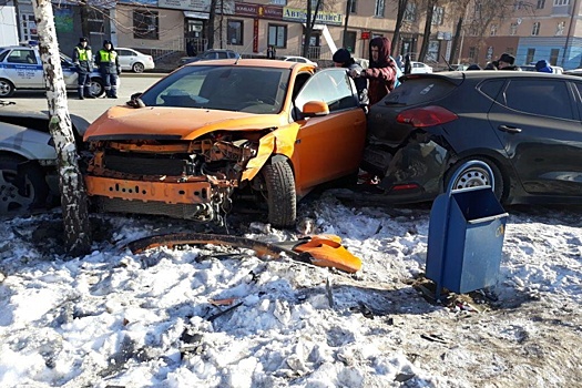 Подробности массового ДТП в Уфе: водитель без прав протаранил встречку и сбил пешехода