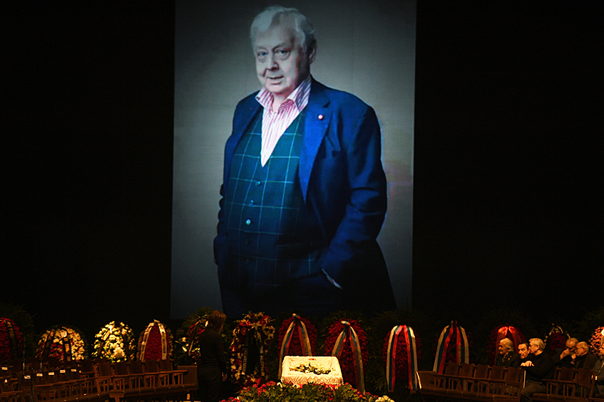  Знаменитый актер театра и кино, художественный руководитель МХТ и «Табакерки» скончался в понедельник, 12 марта, на 83-м году жизни после продолжительной болезни