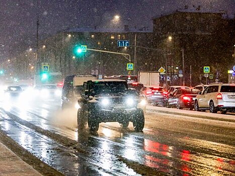 Столичных водителей призвали быть осторожнее на дорогах из-за снегопада