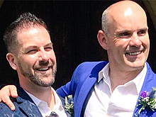 В Британии избрали в Синод состоящего в гей-браке священника
