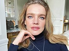 «Ну какая красивая!»: Водянова в черном платье мидакси и на шпильках появилась на премьере в Москве