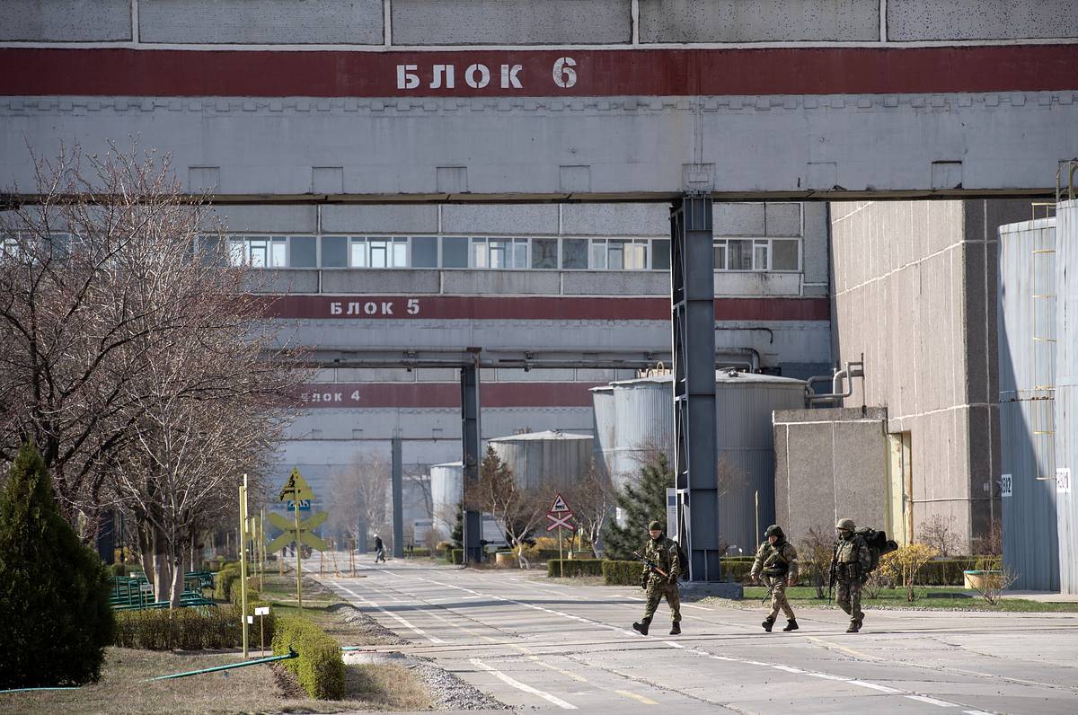 Удар ВСУ по Запорожской АЭС назвали слабоумием