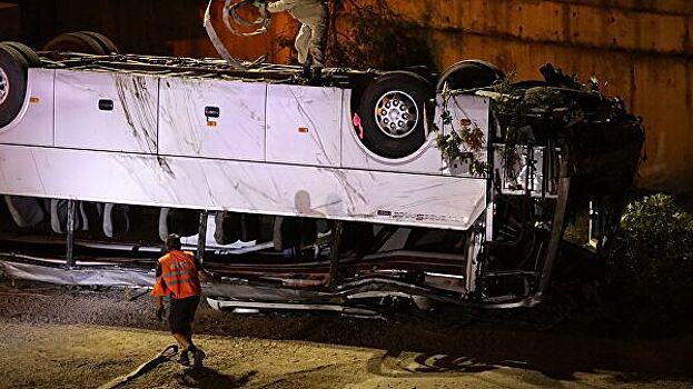 Есть жертвы: автобус со школьниками упал в водохранилище