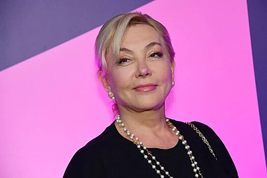 «Связь» с племянником Сталина, «роман» с Березовским и 4 брака. Такая знакомая и незнакомая Арина Шарапова