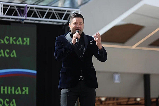 В Екатеринбурге выбрали красавицу с самой длинной косой