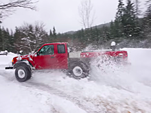 Видео: самодельный шестиколесный Ford Ranger покоряет бездорожье
