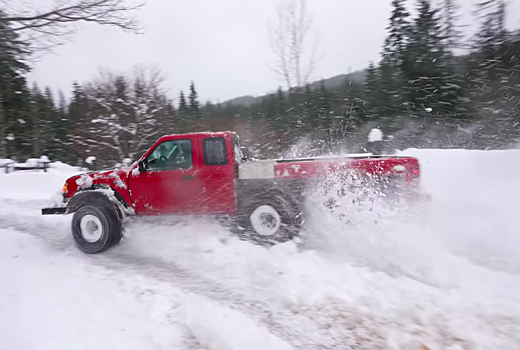 Видео: самодельный шестиколесный Ford Ranger покоряет бездорожье