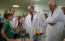 Путин посетил раненных в Донбассе детей