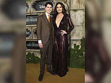 Кэтрин Зета-Джонс пришла на премьеру фильма в Голливуде с 22-летним сыном