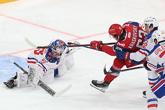 «Локомотив» нанес СКА второе поражение в сезоне, продлив победную серию до трех матчей