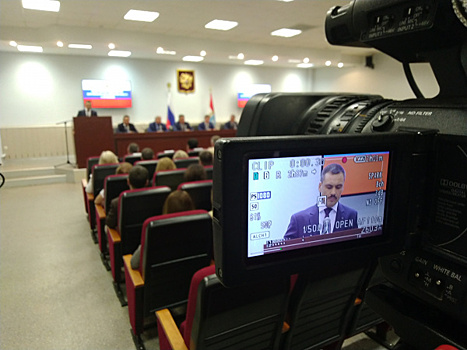 Дмитрий Азаров представил Сергея Каплина коллективу Арбитражного суда региона