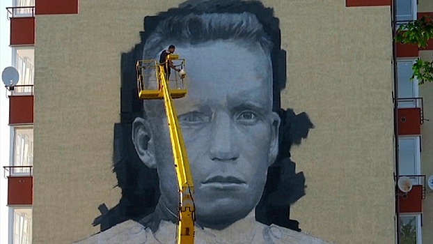 «Целый мир помнит их в лицо»: стены домов под Калининградом украсят портретами героев войны