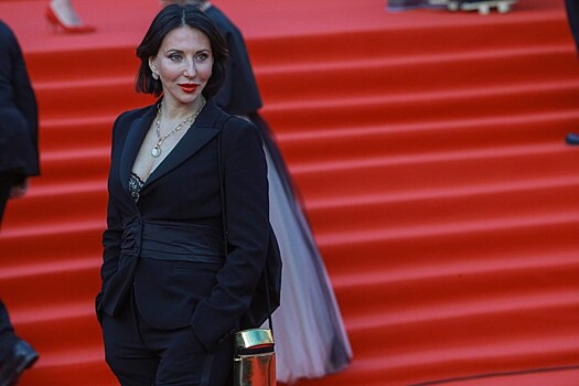 Ирина Линдт, Алика Смехова и Алиса Гребенщикова стали актрисами МХАТ им. М. Горького