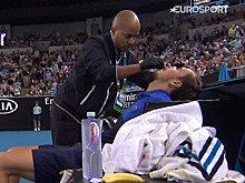 У Медведева пошла кровь из носа по ходу матча на Australian Open-2020