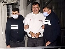 Саакашвили вернули в тюрьму после трехлетнего пребывания в клинике