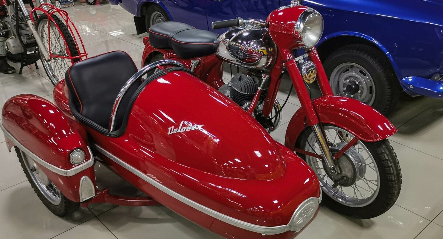          Jawa 350    Velorex - 