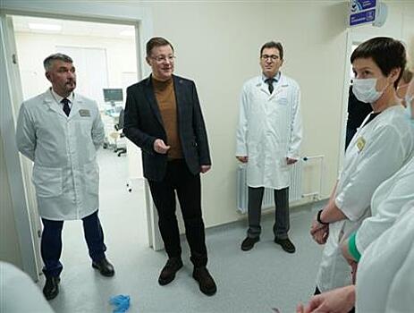 Дмитрий Азаров встретился с врачами нового клинико-диагностического отделения в Крутых Ключах