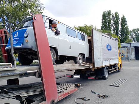 Тольяттинцы отправили в зону СВО переоборудованный УАЗ для медиков