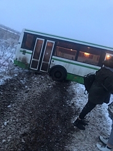 В Костромской области перевернулся автобус с пассажирами