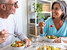 Как выбрать кухонный стол для маленькой кухни: формы, размеры и удобные решения