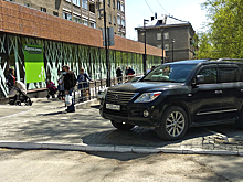 «Я паркуюсь как чудак»: Lexus 333 — заеду-ка прям в сам супермаркет