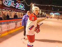 Путин сыграл в хоккей с мальчиком из Челябинска