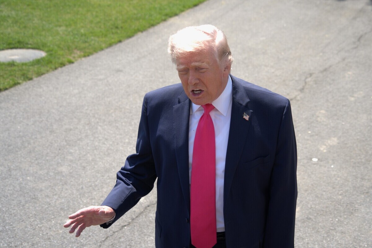 Дно близко: рейтинг Трампа неумолимо ползет вниз