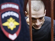 Павленского этапируют в Петербург