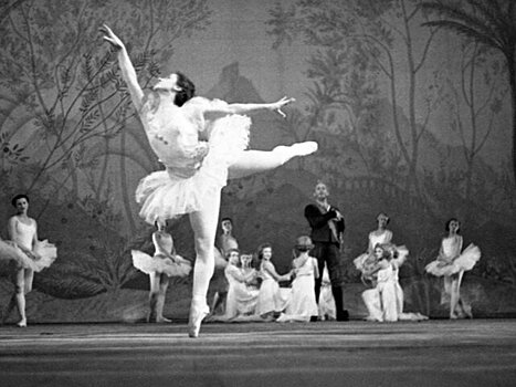 В Москве открыли мемориальную доску балерине Лепешинской