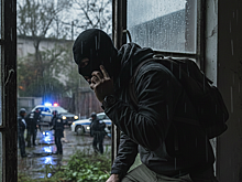 В Пскове возбудили дело после кражи 12 тысяч долларов у пенсионерки