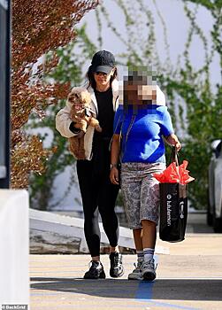 Сандра Буллок впервые за долгое время появилась на публике с приёмной дочерью