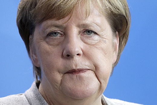 Меркель опозорил школьник