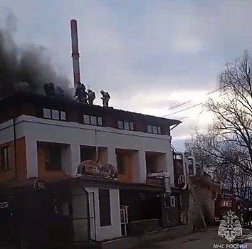 «Та самая шаурма» горит в Нижнем Новгороде