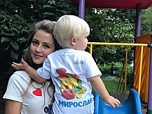 Звезда «Молодежки» Анна Михайловская показала нежное фото прогулки с сыном
