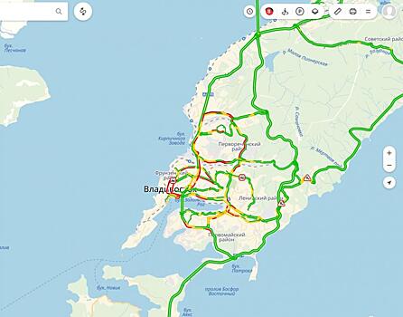Восьмибалльные пробки настигли Владивосток вечером пятницы