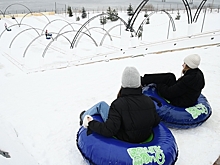 В Волгограде в ЦПКиО устроили снежные соревнования
