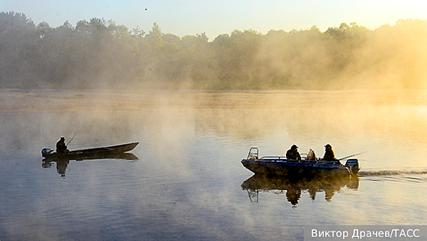 Зеленский запретил белорусским судам входить в воды Украины