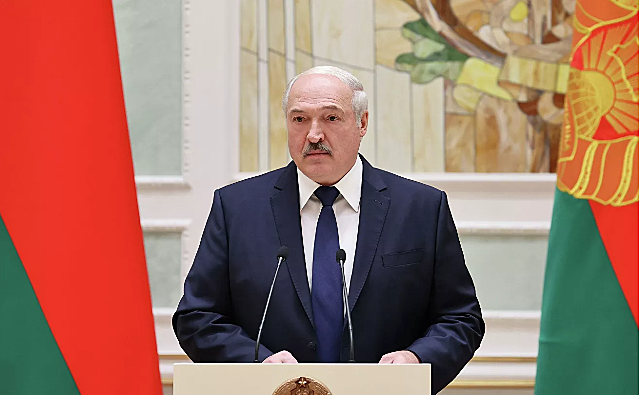 Лукашенко призвал белорусов "перевернуть страницу"