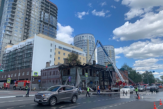 Тротуар вдоль сгоревших домов на Большой Печерской закроют для пешеходов
