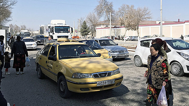 УзЛиДеП предлагает отменить в отдаленных районах желтый цвет такси