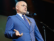 Омский губернатор отправил 140-килограммового подчиненного худеть в спортзал