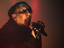 Бывшая Мэнсона обвинила певца в насилии из-за его экс-невесты