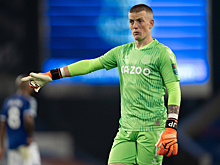 Арбитр Оливер признал, что должен был удалить Пикфорда за нанесение травмы ван Дейку