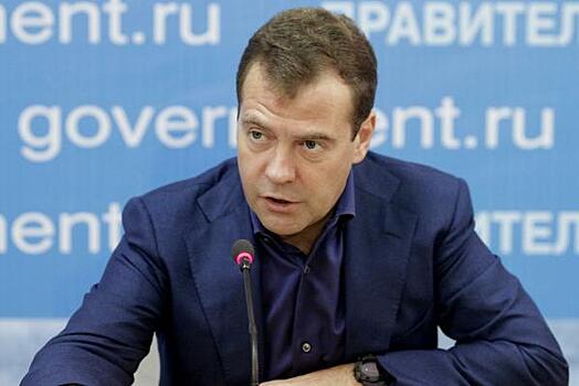 Зампред СБ России Медведев раскритиковал призыв экс-главы ЦРУ Панетты использовать все военные средства против России