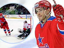 Знаменитый гол русского хоккеиста Дацюка. Он обманул канадского вратаря Гарнетта, забив ему из-за спины: видео