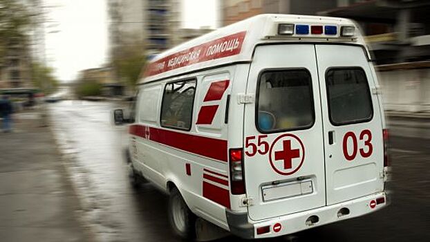 Двое пострадали в аварии с грузовиком в центре Москвы