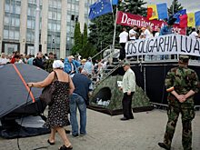 В центре Кишинева митингующие разбили палатки